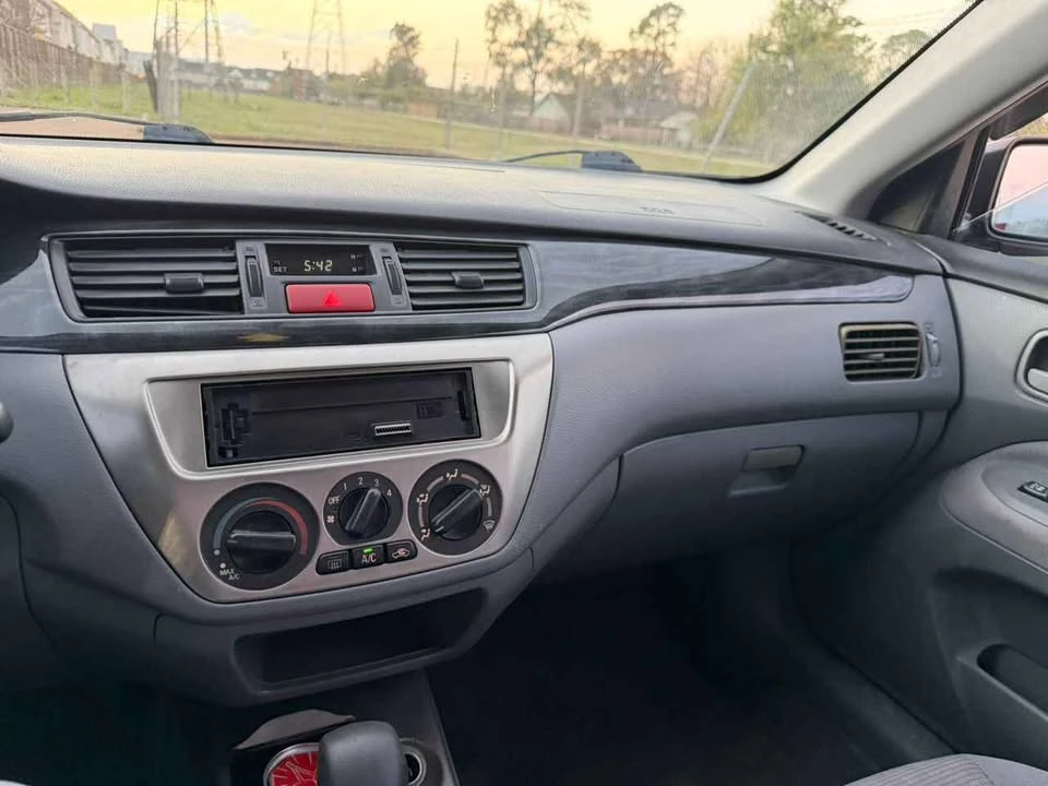2004 Mitsubishi Lancer 7th Gen - Image 5 of 10