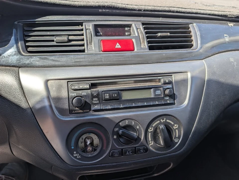 2004 Mitsubishi Lancer 8th Gen - Image 9 of 10