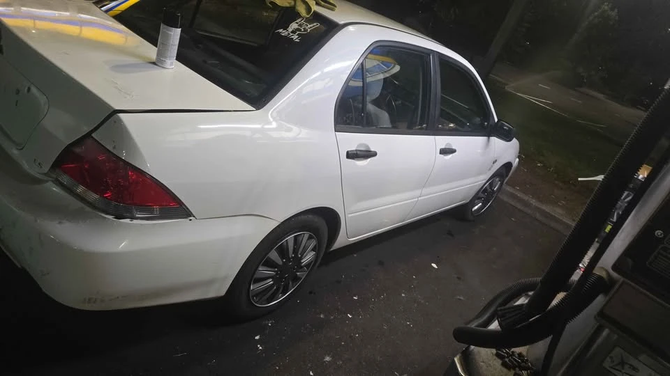 2004 Mitsubishi Lancer 8th Gen - Image 3 of 5