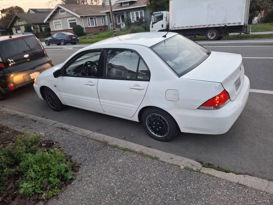 2004 Mitsubishi Lancer 8th Gen - Image 2 of 6