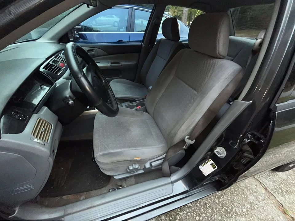 2004 Mitsubishi Lancer 8th Gen - Image 9 of 13