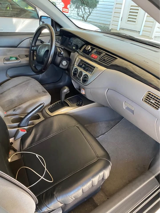 2004 Mitsubishi Lancer 8th Gen - Image 5 of 5