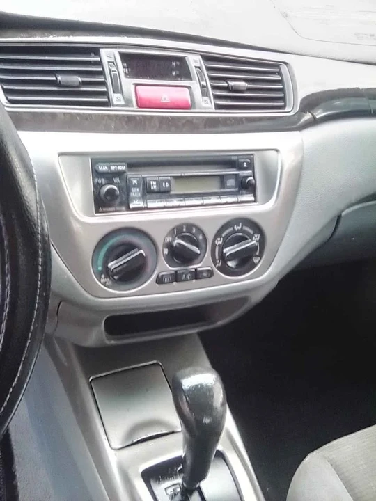 2004 Mitsubishi Lancer 8th Gen - Image 7 of 17
