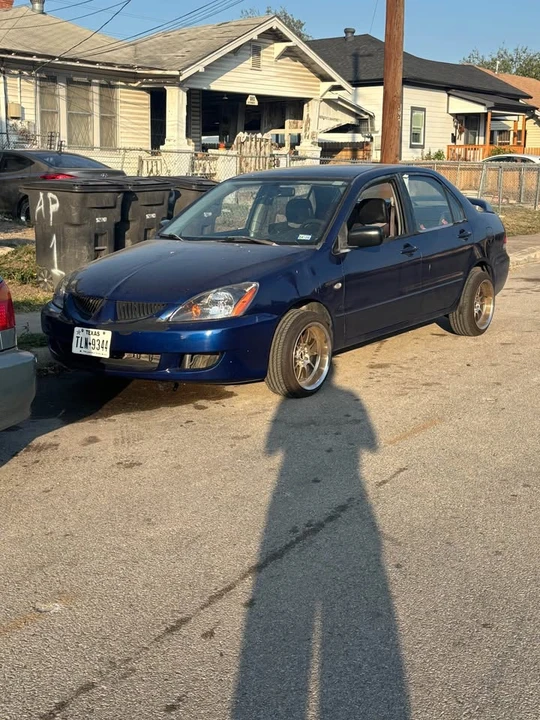 2004 Mitsubishi Lancer 8th Gen - Image 2 of 10