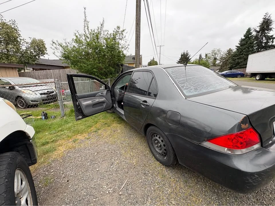 2004 Mitsubishi Lancer 8th Gen - Image 5 of 9