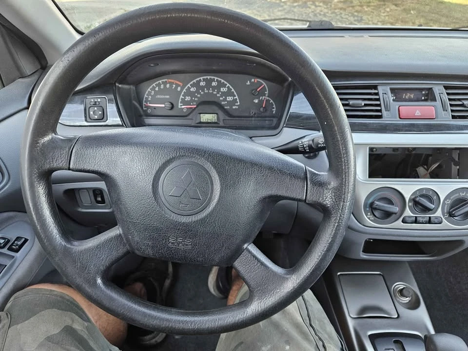 2004 Mitsubishi Lancer 8th Gen - Image 10 of 14