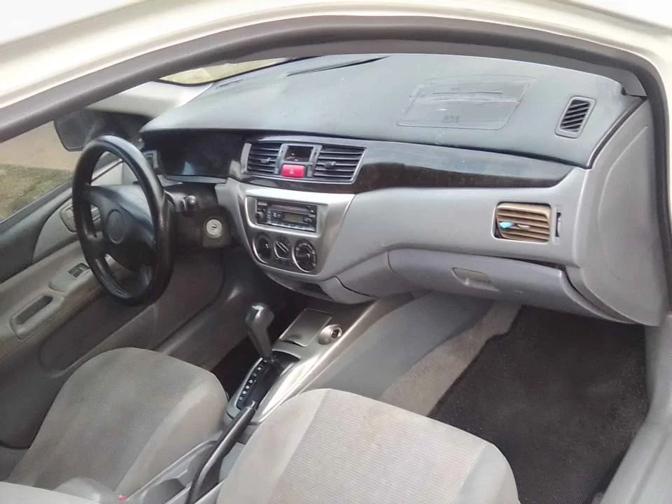2004 Mitsubishi Lancer 8th Gen - Image 14 of 18