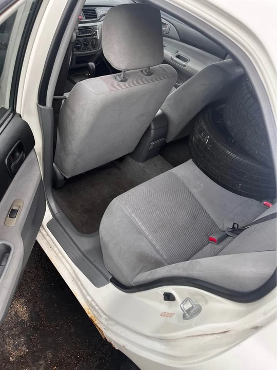 2004 Mitsubishi Lancer 7th Gen - Image 5 of 11