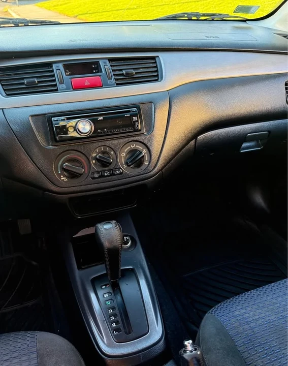 2004 Mitsubishi Lancer 8th Gen - Image 8 of 12