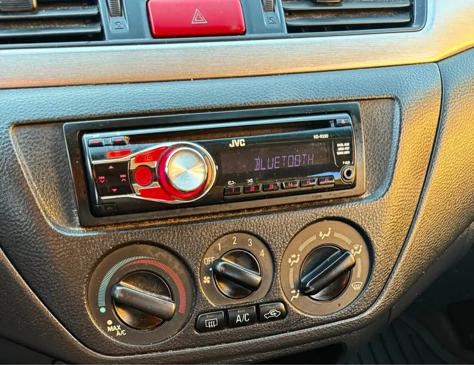 2004 Mitsubishi Lancer 8th Gen - Image 6 of 12