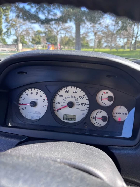 2004 Mitsubishi Lancer 8th Gen - Image 9 of 10