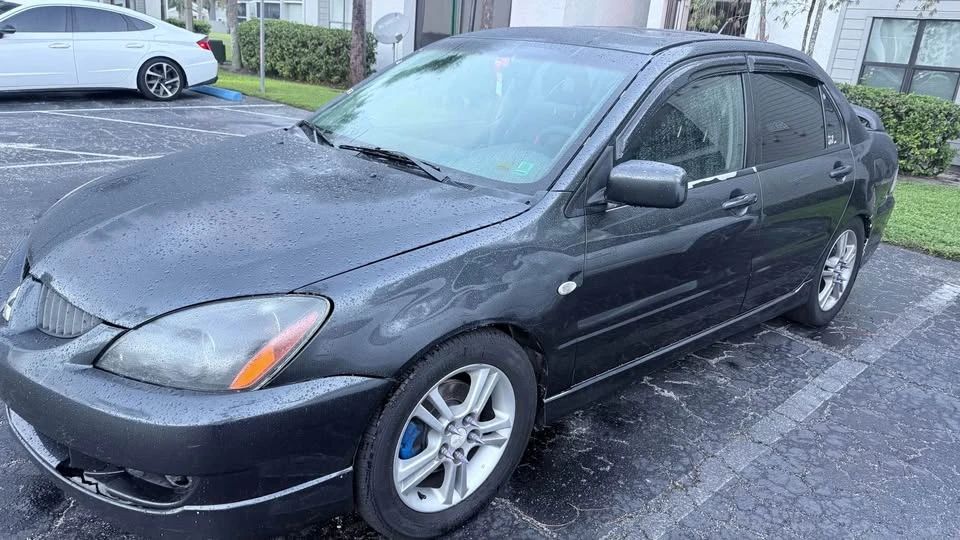 2004 Mitsubishi Lancer 8th Gen - Image 3 of 11