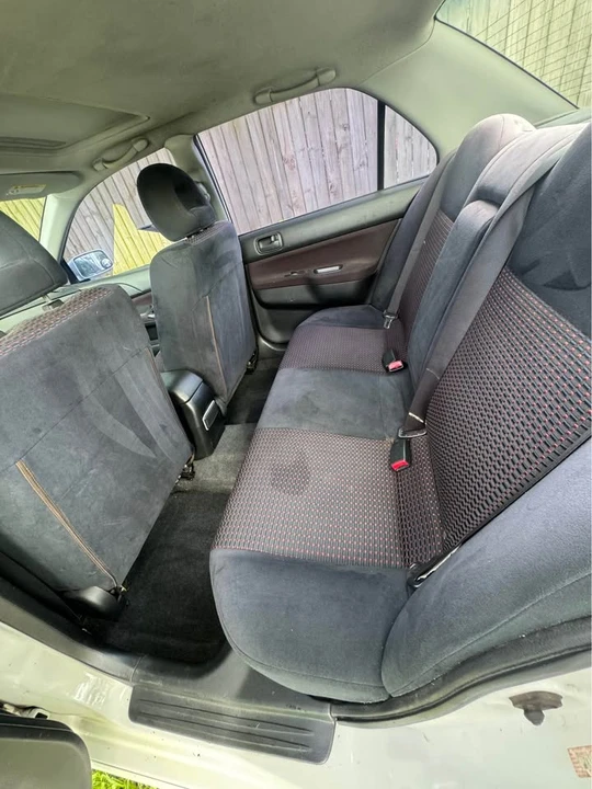 2004 Mitsubishi Lancer 8th Gen - Image 9 of 10