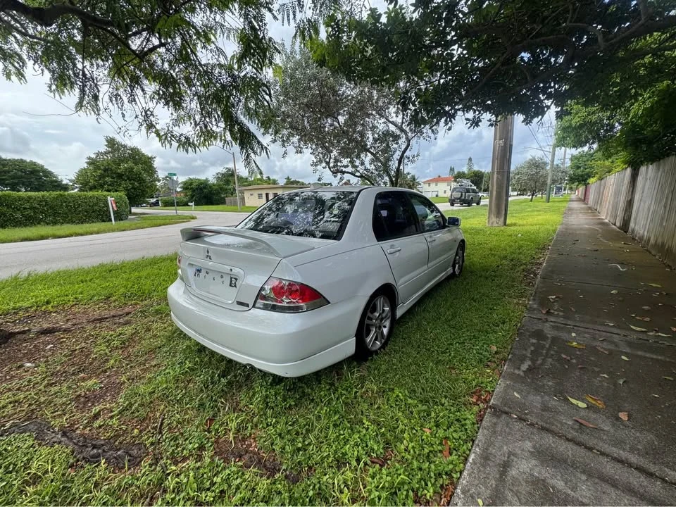 2004 Mitsubishi Lancer 8th Gen - Image 3 of 10