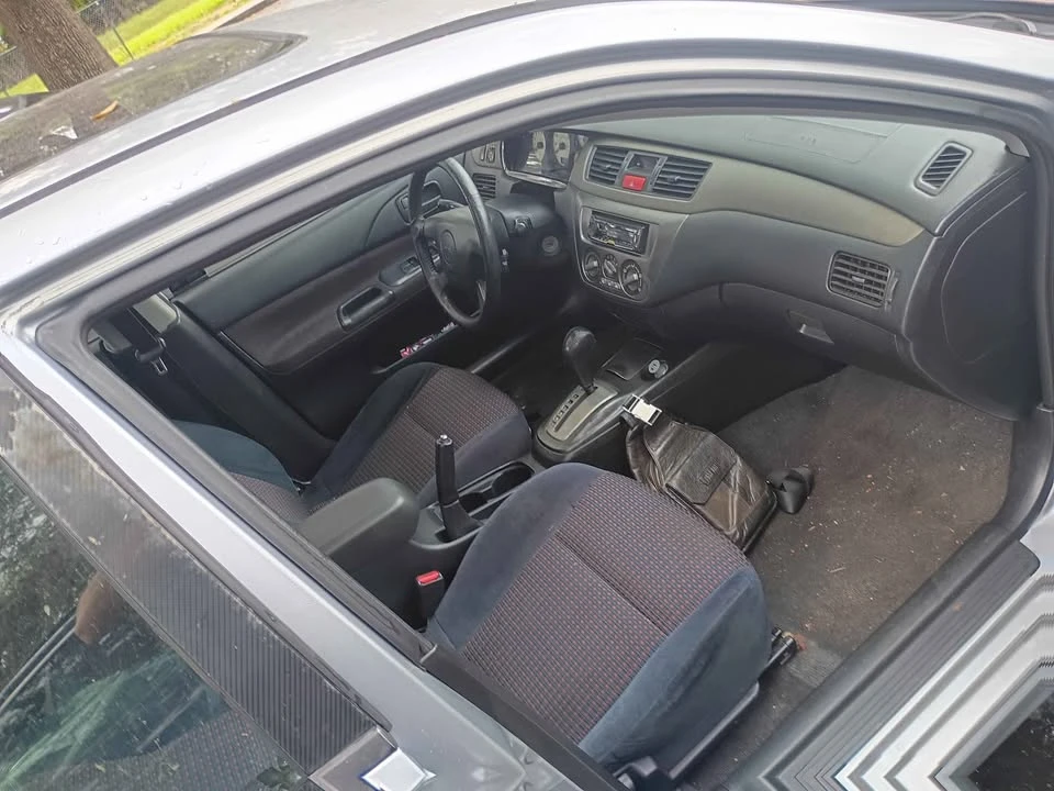 2004 Mitsubishi Lancer 8th Gen - Image 8 of 10