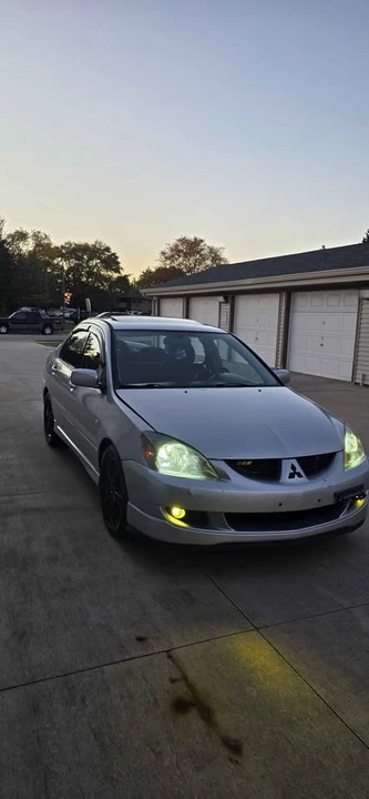 2004 Mitsubishi Lancer Evolution VIII 7th Gen - Image 2 of 15