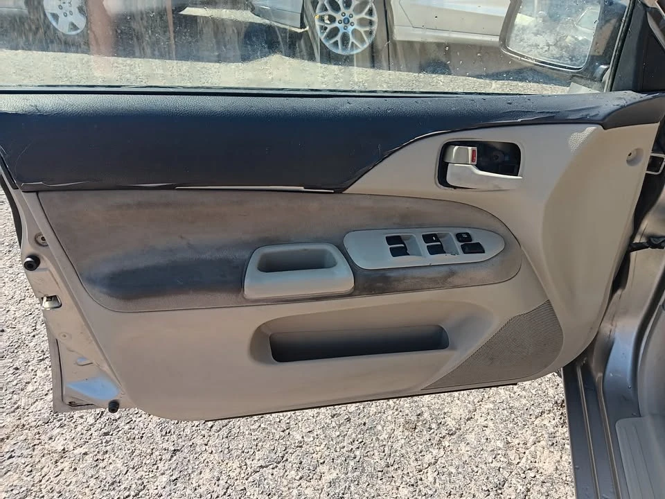 2004 Mitsubishi Lancer 8th Gen - Image 9 of 13