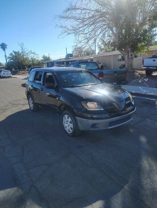 2004 Mitsubishi Outlander - Image 4 of 4