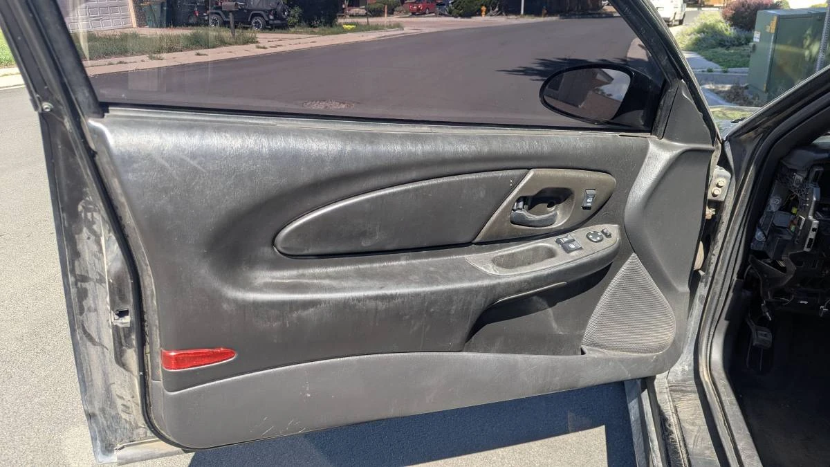 2004 Chevrolet Monte Carlo 6th Gen - Image 4 of 11