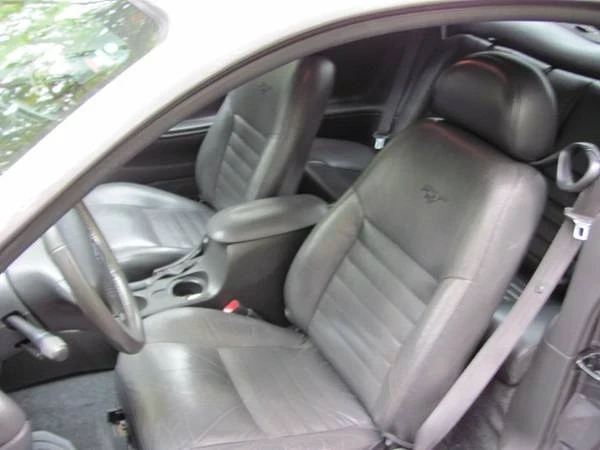 2004 Ford SN95 Mustang - Image 11 of 21
