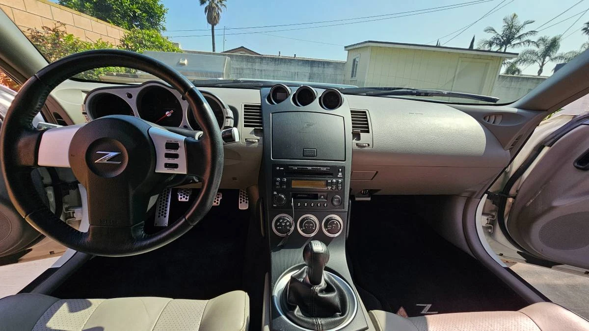 2004 Nissan - Image 14 of 24