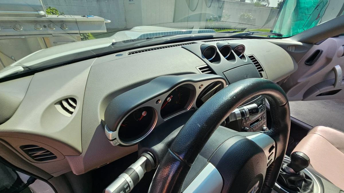 2004 Nissan - Image 23 of 24