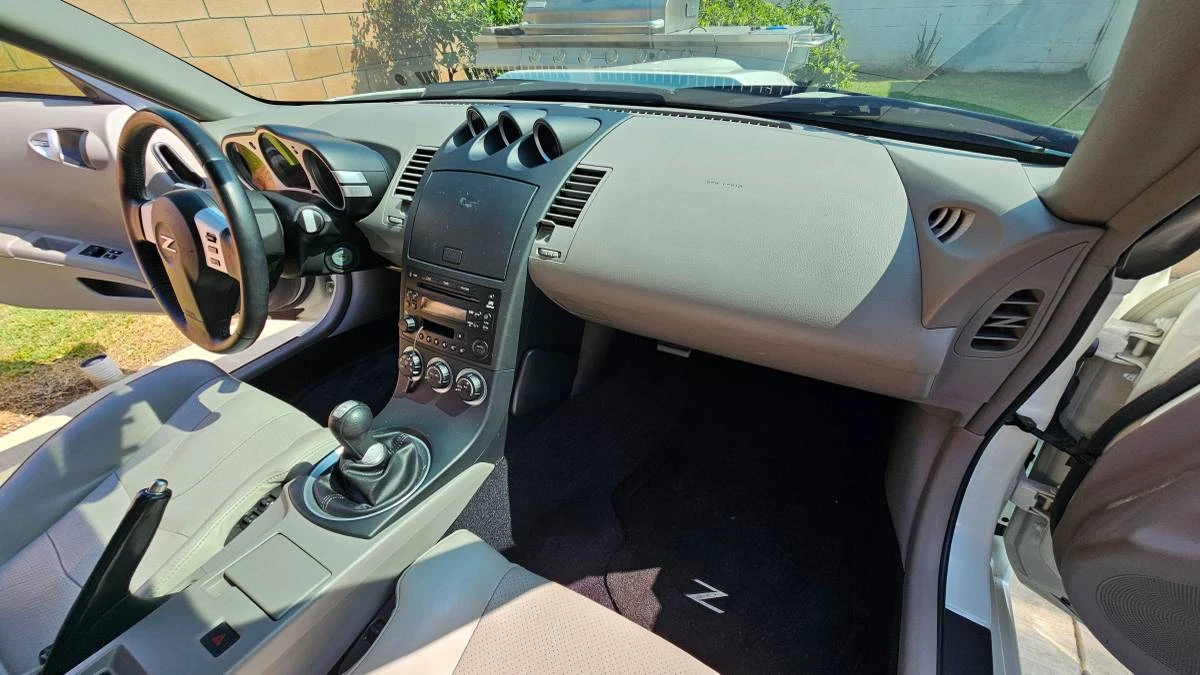 2004 Nissan - Image 12 of 24