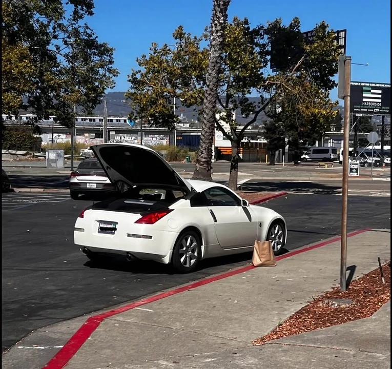 2004 Nissan 350Z 5th Gen - Image 3 of 10