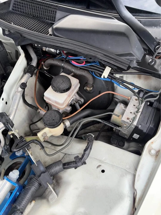 2004 Nissan 350Z 5th Gen - Image 12 of 20