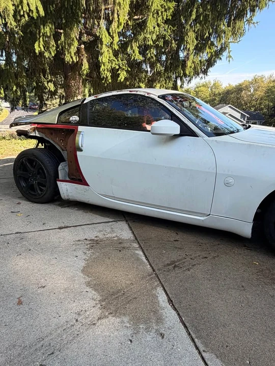 2004 Nissan 350Z 5th Gen - Image 4 of 10