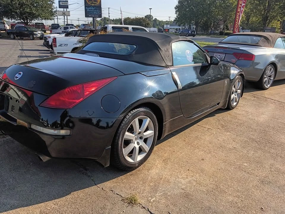 2004 Nissan 350Z 5th Gen - Image 15 of 16