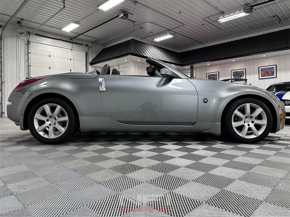 2004 Nissan 350Z 5th Gen - Image 19 of 31