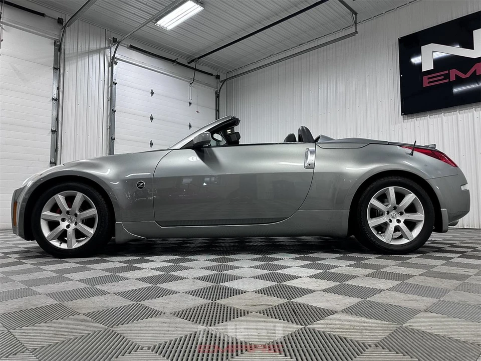 2004 Nissan 350Z 5th Gen - Image 13 of 31