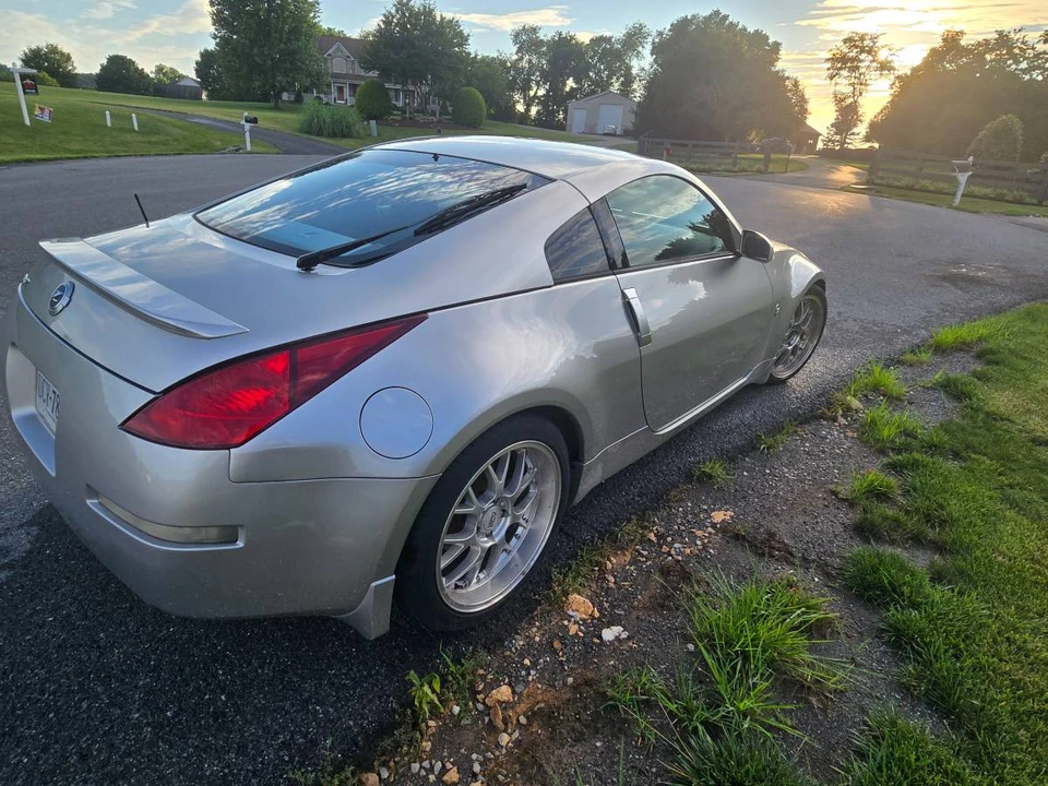 2004 Nissan 350Z 5th Gen - Image 2 of 11