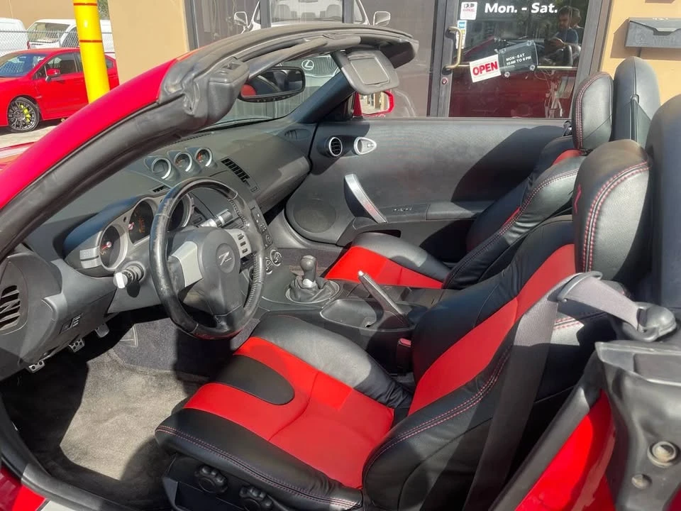 2004 Nissan 350Z 5th Gen - Image 13 of 20