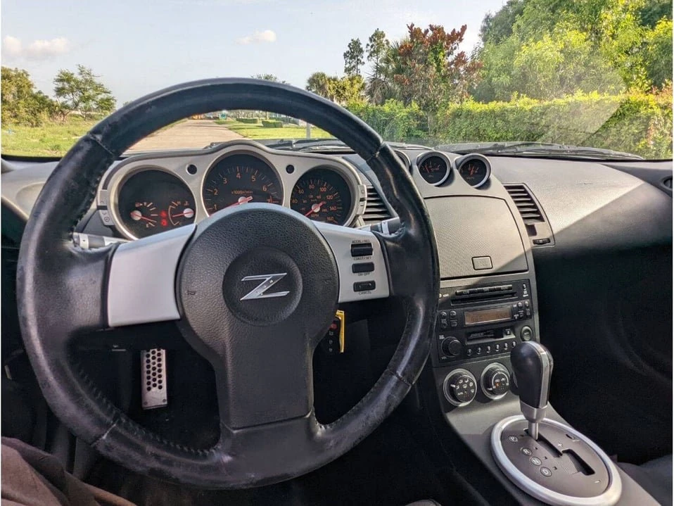 2004 Nissan 350Z 5th Gen - Image 11 of 20