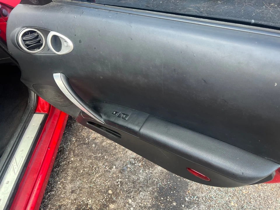 2004 Nissan 350Z 5th Gen - Image 14 of 21