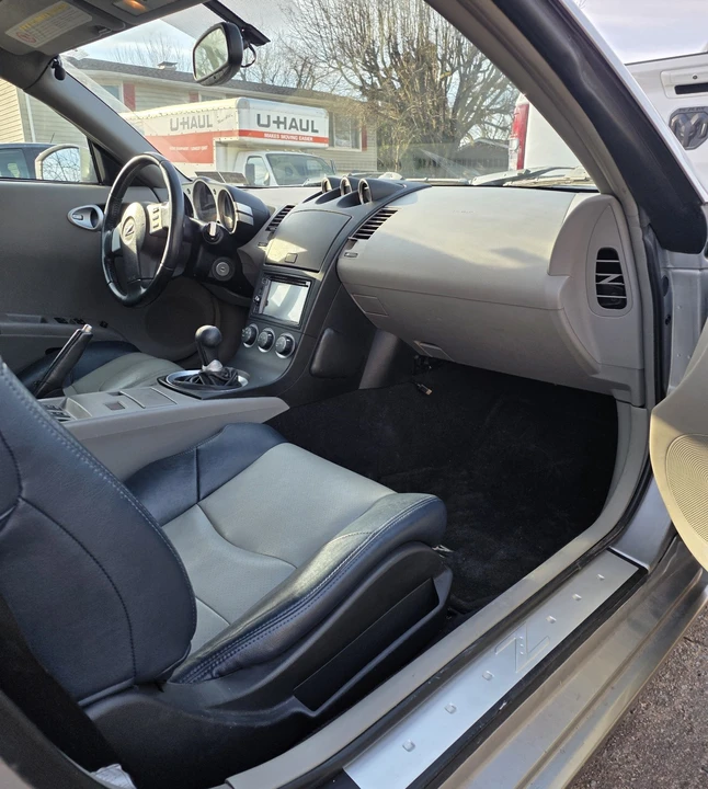 2004 Nissan 350Z 5th Gen - Image 16 of 18