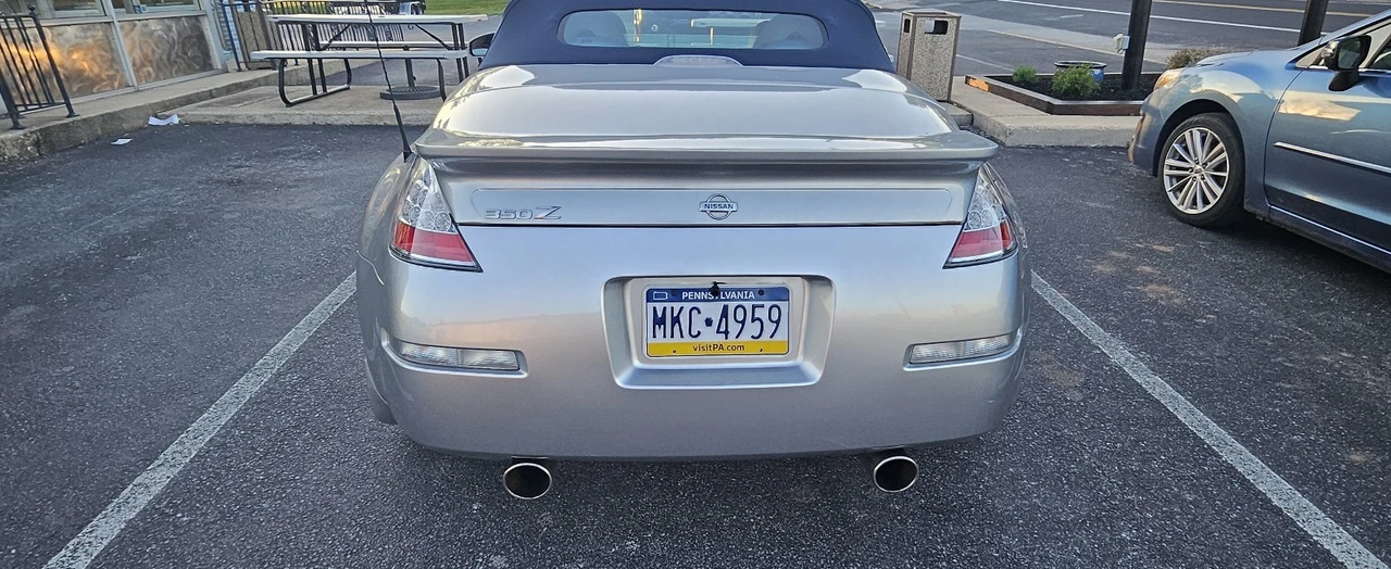 2004 Nissan 350Z 5th Gen - Image 17 of 18