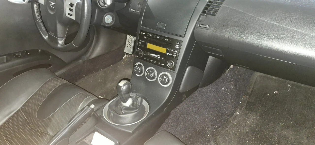 2004 Nissan 350Z 5th Gen - Image 16 of 24