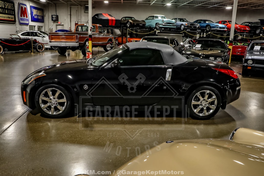 2004 Nissan 350Z 5th Gen - Image 2 of 14