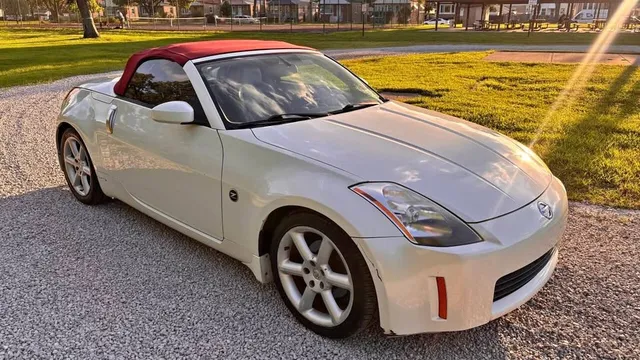 2004 Nissan 350Z Touring 2dr Roadster