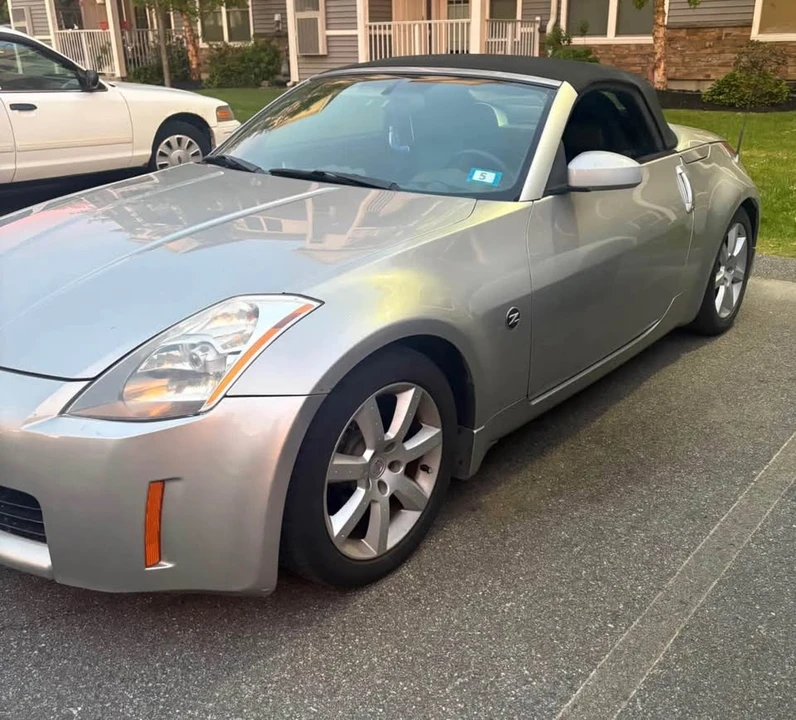 2004 Nissan 350Z 5th Gen - Image 2 of 17
