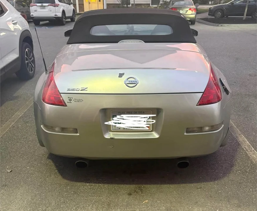 2004 Nissan 350Z 5th Gen - Image 16 of 17