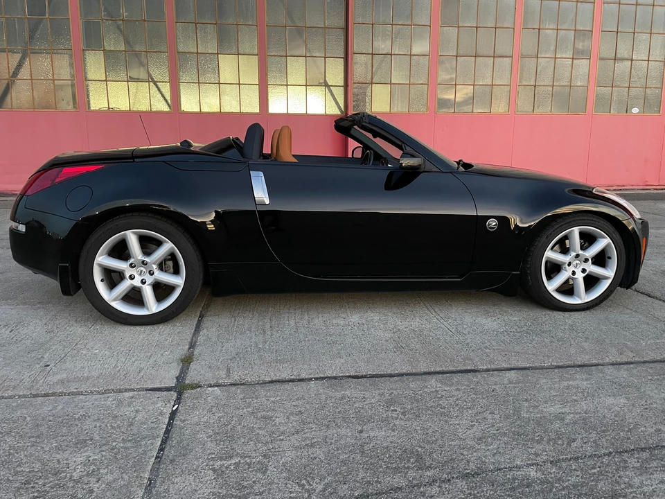 2004 Nissan 350Z 5th Gen - Image 17 of 31
