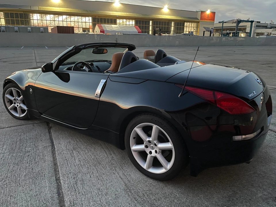 2004 Nissan 350Z 5th Gen - Image 11 of 31