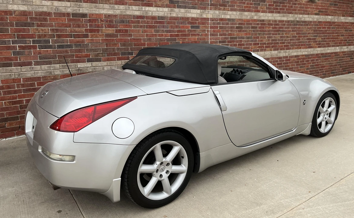 2004 Nissan 350Z 5th Gen - Image 22 of 31