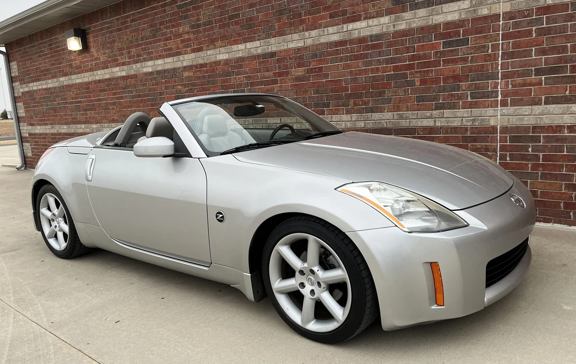 2004 Nissan 350Z 5th Gen - Image 13 of 31