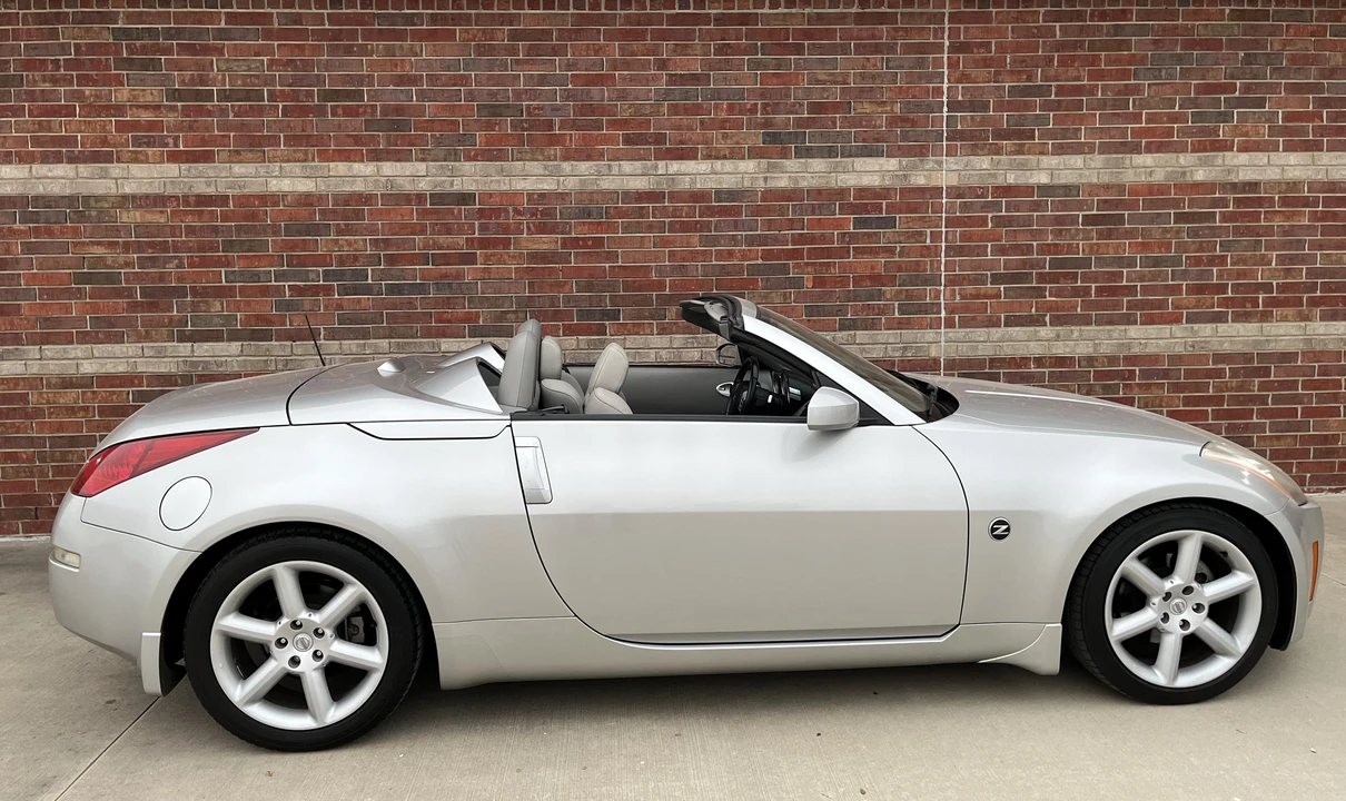 2004 Nissan 350Z 5th Gen - Image 11 of 31