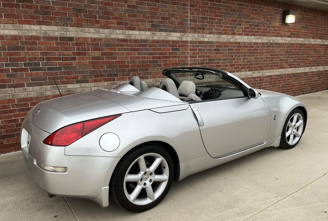 2004 Nissan 350Z 5th Gen - Image 10 of 31